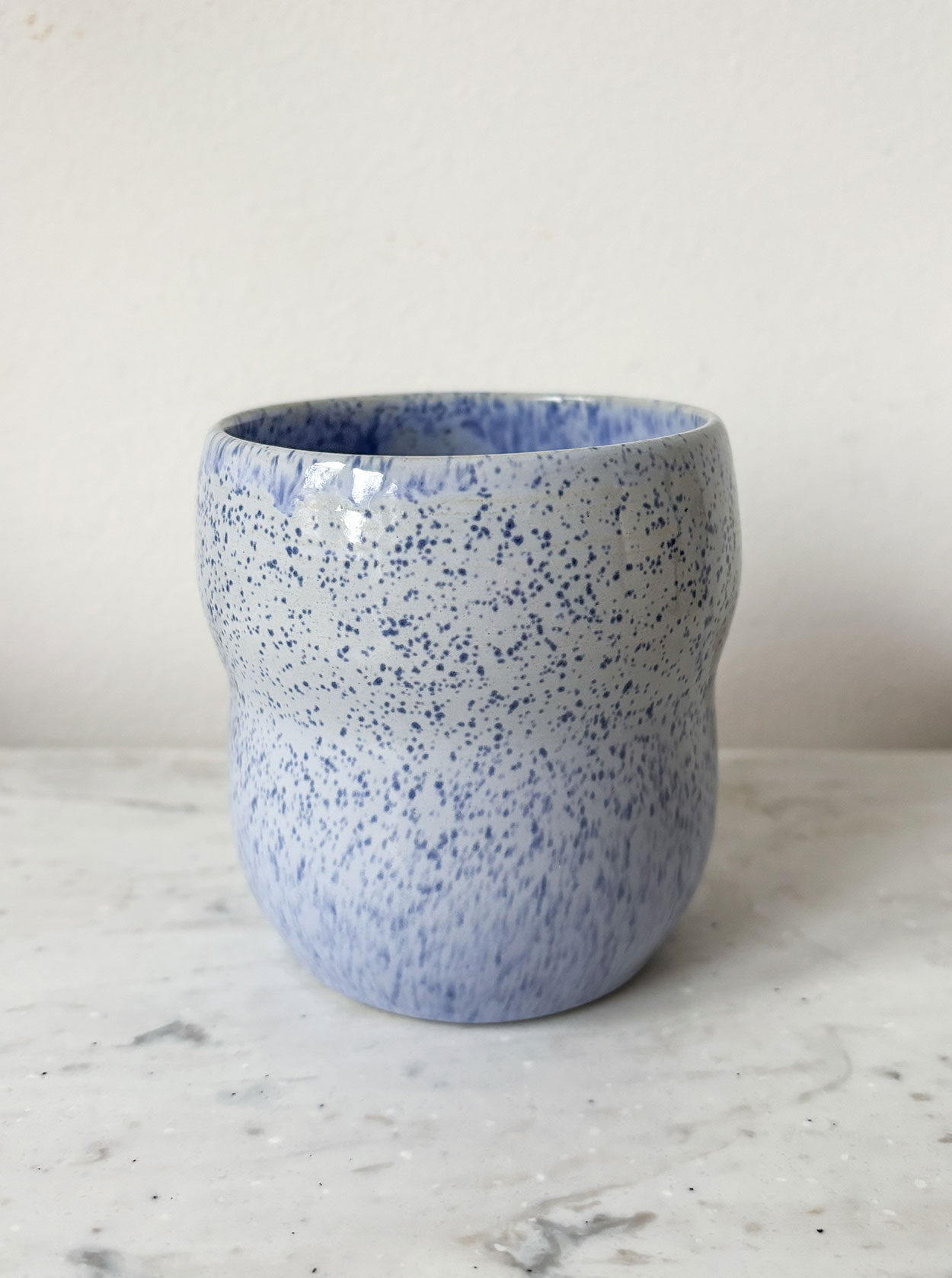 Kubek brzuszek błękitny